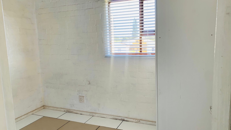 2 Bedroom Property for Sale in Amalinda Eastern Cape